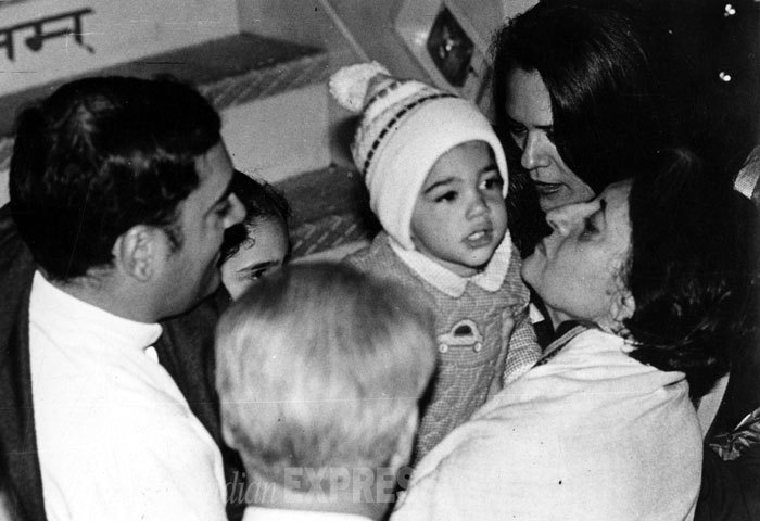 Sonia gandhi birthday, Indra gandhi, Rajiv Gandhi, congress president sonia gandhi, sonia gandhi birthday gallary