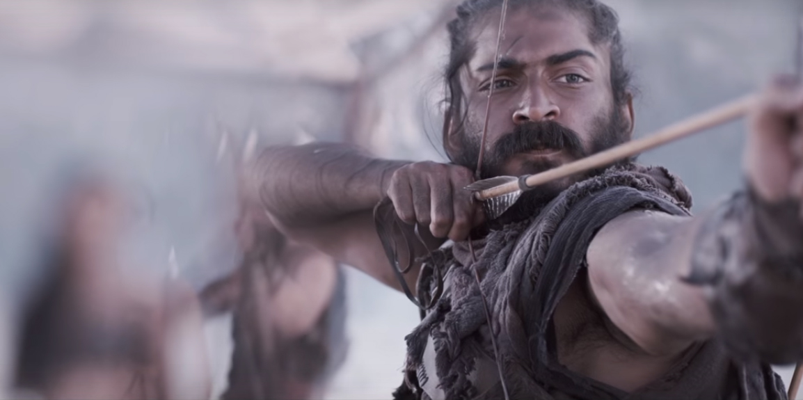 फिल्म में हर्षवर्धन कपूर को भी दो लुक में दिखाया गया है।