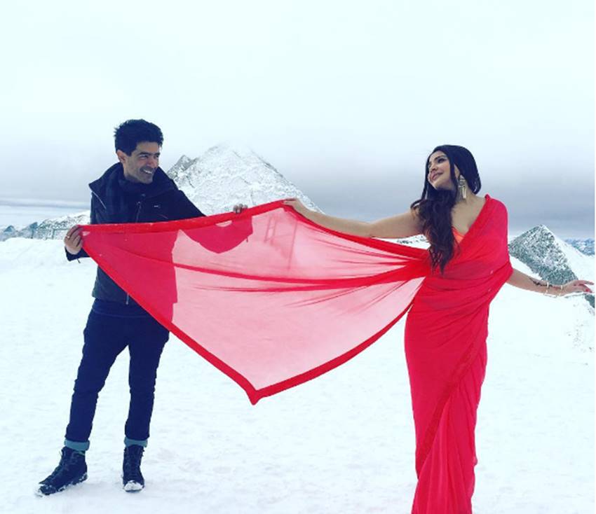 anushka-sharma-and-manish-malhotra