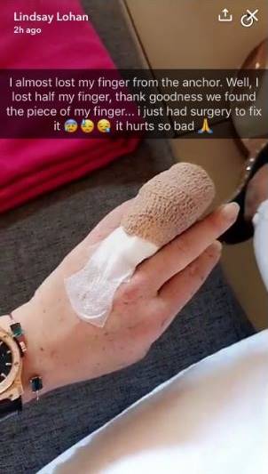 Lindsay Lohan, Lindsay Lohan accident, Lindsay Lohan boat accident, Lindsay Lohan ship accident, Lindsay Lohan injured finger, Lindsay Lohan lost finger, Lindsay Lohan finger accident, Lindsay Lohan pics, Lindsay Lohan hot pics, hollywood news, entertainment news