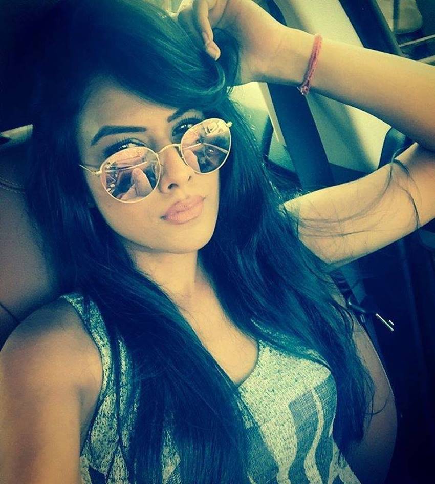 ek-hazaaron-mein-meri-behna-hai-star-nia-sharma-latest-pohtoshoot-hot-photos2