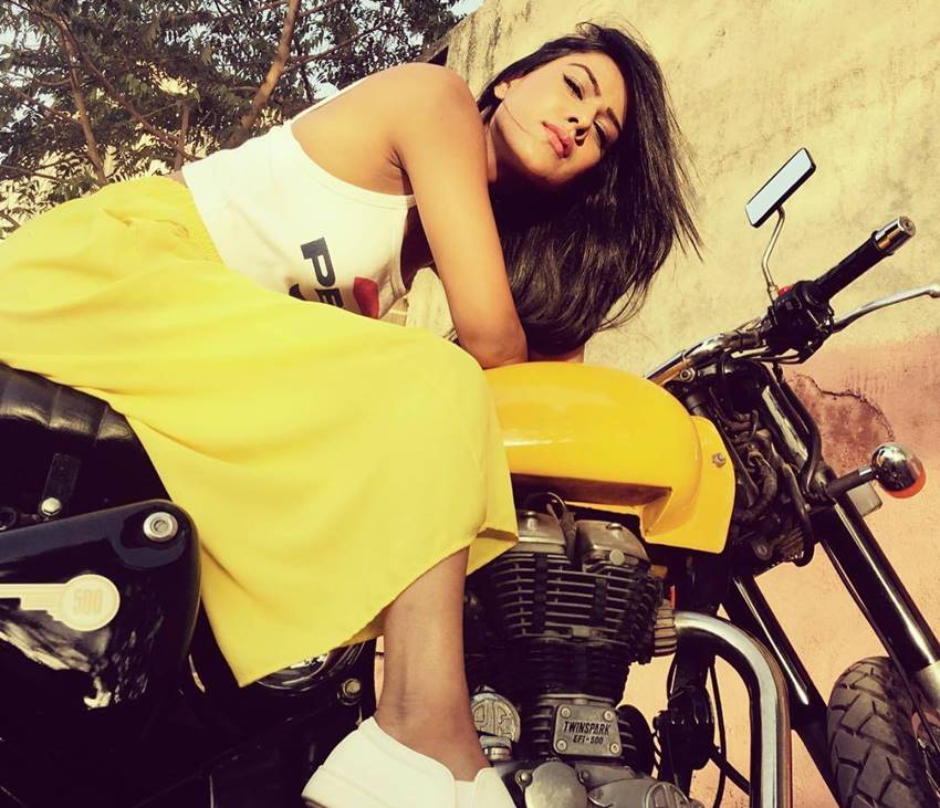 ek-hazaaron-mein-meri-behna-hai-star-nia-sharma-latest-pohtoshoot-hot-photos4