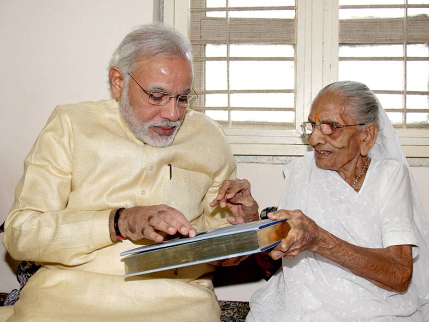 Narendra Modi, Modi Mother, Heeraben Modi, Demonetisation, Narendra Modi Family, Loksabha Elections 2014, Modi with Mother, Modi Birthday, Note Ban, India, Jansatta