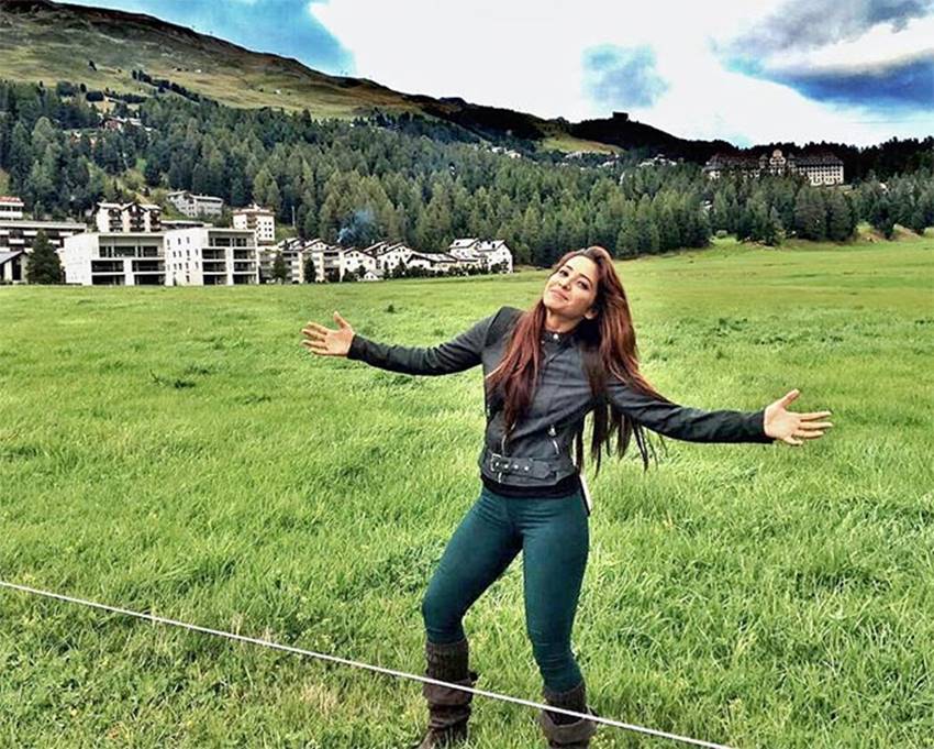 rithvik-dhanjani-and-asha-negi-swiss-holiday-photos3