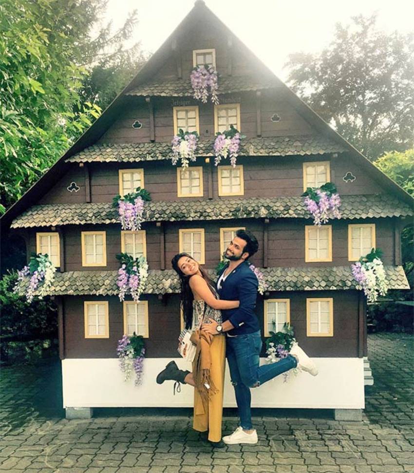 rithvik-dhanjani-and-asha-negi-swiss-holiday-photos6