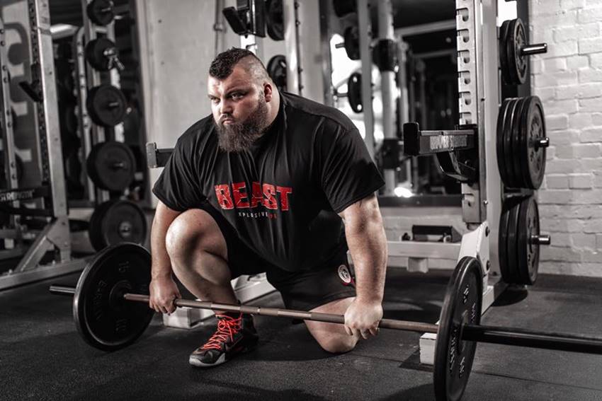 जिम में एडी हाल। (Photo Source: Facebook)