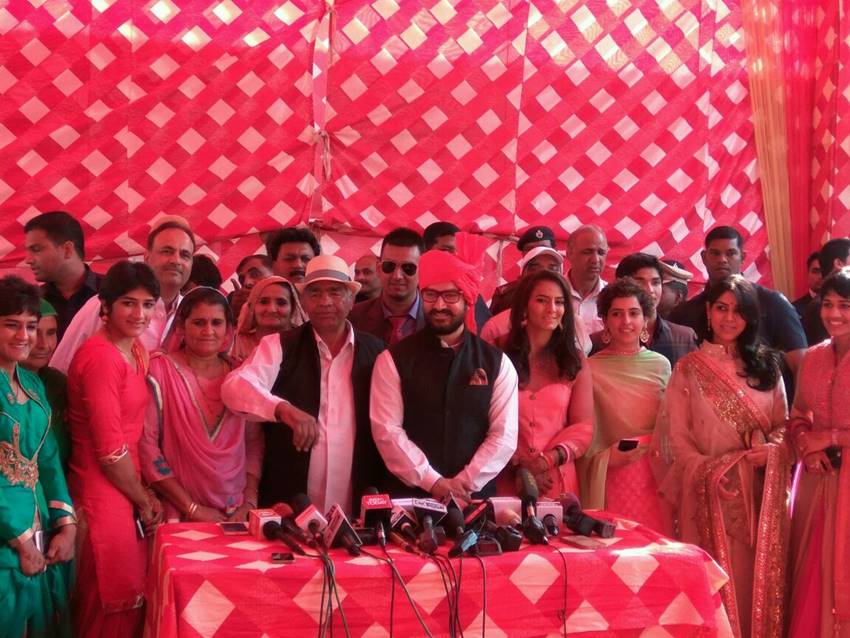 Geeta Phogat Marriage Photos, Geeta Phogat Marriage, Aamir Khan in Geeta Phogat Marriage, Mahavir Singh Phogat Daughter Marriage, Mahavir Singh Phogat Daughters, Mahavir Singh Phogat Daughters name, Geeta and Babita, Geeta Phogat and Babita Phogat, Dangal, Aamir Khan in Marriage, Zaira Wasim and Suhani Bhatnagar, Fatima Sana Shaikh and Sanya Malhotra, Haanikaarak Bapu, Pawan Kumar, Geeta Phogat Husband Name, Geeta Phogat Marriage Venue, Bollywood News, Entertainment News