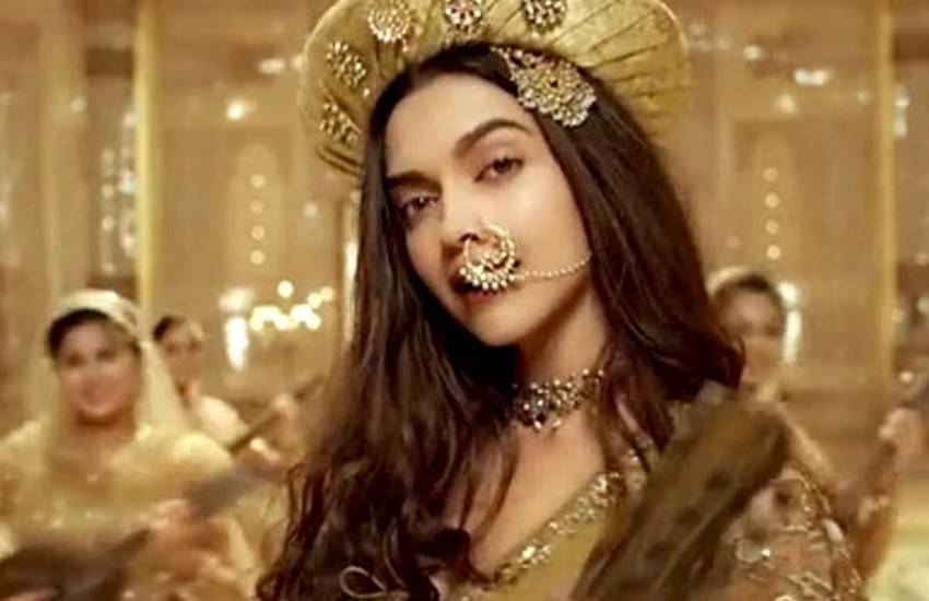 deepika padukone, deepika padukone look in padmawati, deepika padukone ghoomar dance, deepika padukone next movie, ranveer singh new movie, padmawati, padmawati first look, ranveer singh look in padmawati, shahid kapoor look in padmawati, sanjay leela bhansali, sanjay leela bhansali next movie, sanjay leela bhansali movie padmawati, padmawati star cast, padmawati trailer, padmawati first look, padmawati songs, entertainment news, bollywood news