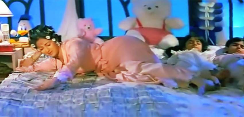 demonetization, demonetization news, demonetization effects, demonetization effects on bollywood, demonetization effects on bollywood celebrities, rishi kapoor, demonetization in hindi, bollywood black money, bollywood demonetization, 500 note, 500 rupee note, 1000 note, 1000 rupee note, 500 new rupee note, black money in film industry, demonetization in India, Bollywood News, Entertainment News