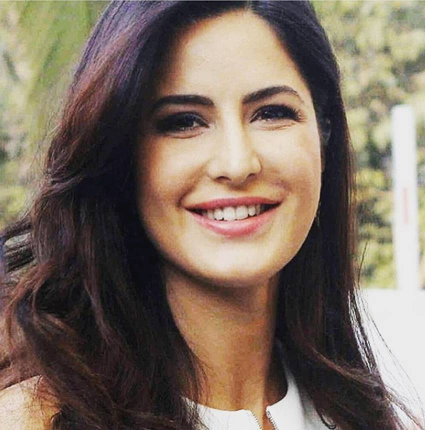 Katrina Kaif, Katrina Kaif Photos, Katrina Kaif hot photos, Katrina Kaif pics, Katrina beautiful photos, katrina kaif hot pics, katrina kaif latest photos, kat pics, kat photos