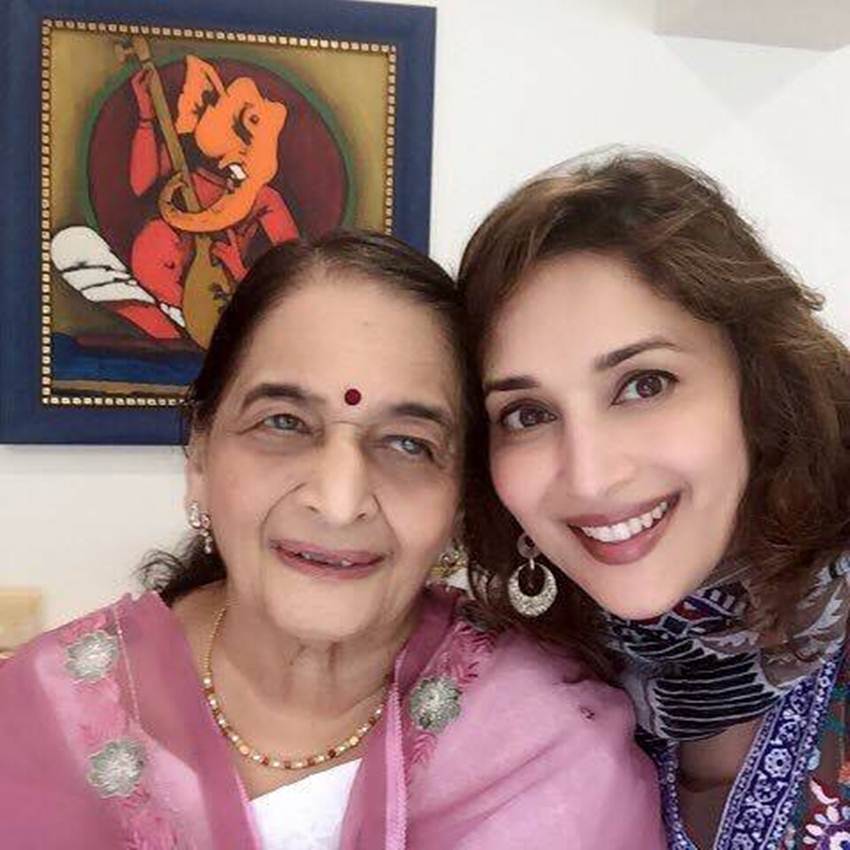 m-with-mom