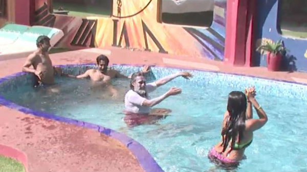 मोना, स्वामी के साथ मनवीर भी पूल में थे।