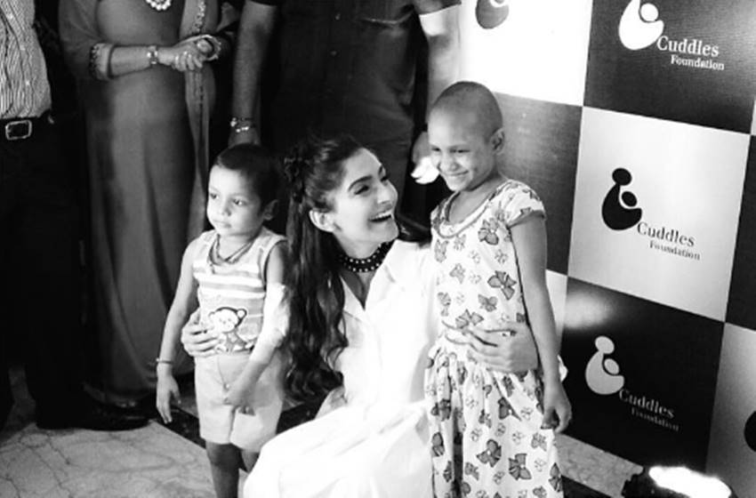 Sonam Kapoor, Sonam Kapoor photos, Sonam Kapoor pics, Sonam Kapoor photoshoot, Sonam Kapoor hot pics, Sonam Kapoor bikini pics, Sonam Kapoor pictures, Sonam Kapoor images, photos Sonam Kapoor, Sonam Kapoor instagram pics, Sonam Kapoor facebook pics, Sonam Kapoor instagram pictures, Sonam Kapoor movies, Sonam Kapoor news in hindi, सोनम कपूर, सोनम कपूर फोटो, actress Sonam Kapoor photos, Bollywood news in hindi, entertainment news