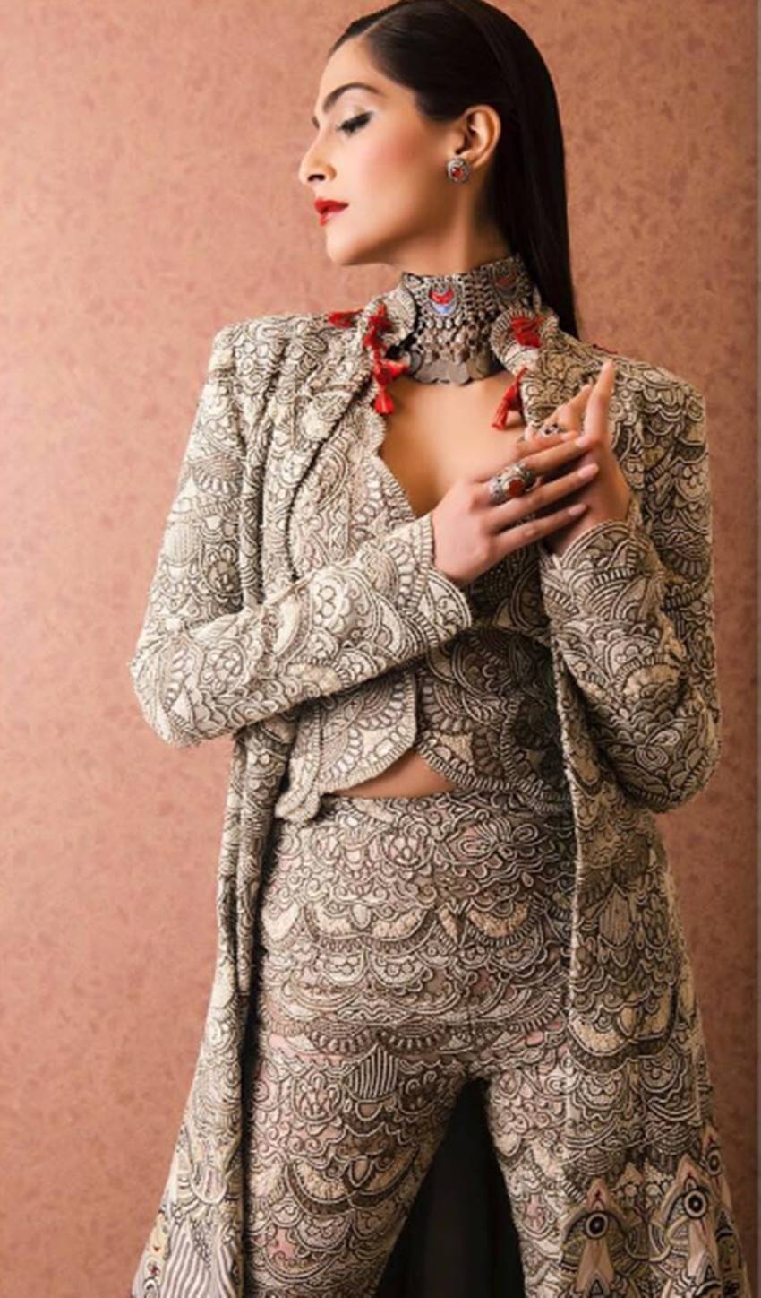 Sonam Kapoor, Sonam Kapoor photos, Sonam Kapoor pics, Sonam Kapoor photoshoot, Sonam Kapoor hot pics, Sonam Kapoor bikini pics, Sonam Kapoor pictures, Sonam Kapoor images, photos Sonam Kapoor, Sonam Kapoor instagram pics, Sonam Kapoor facebook pics, Sonam Kapoor instagram pictures, Sonam Kapoor movies, Sonam Kapoor news in hindi, सोनम कपूर, सोनम कपूर फोटो, actress Sonam Kapoor photos, Bollywood news in hindi, entertainment news