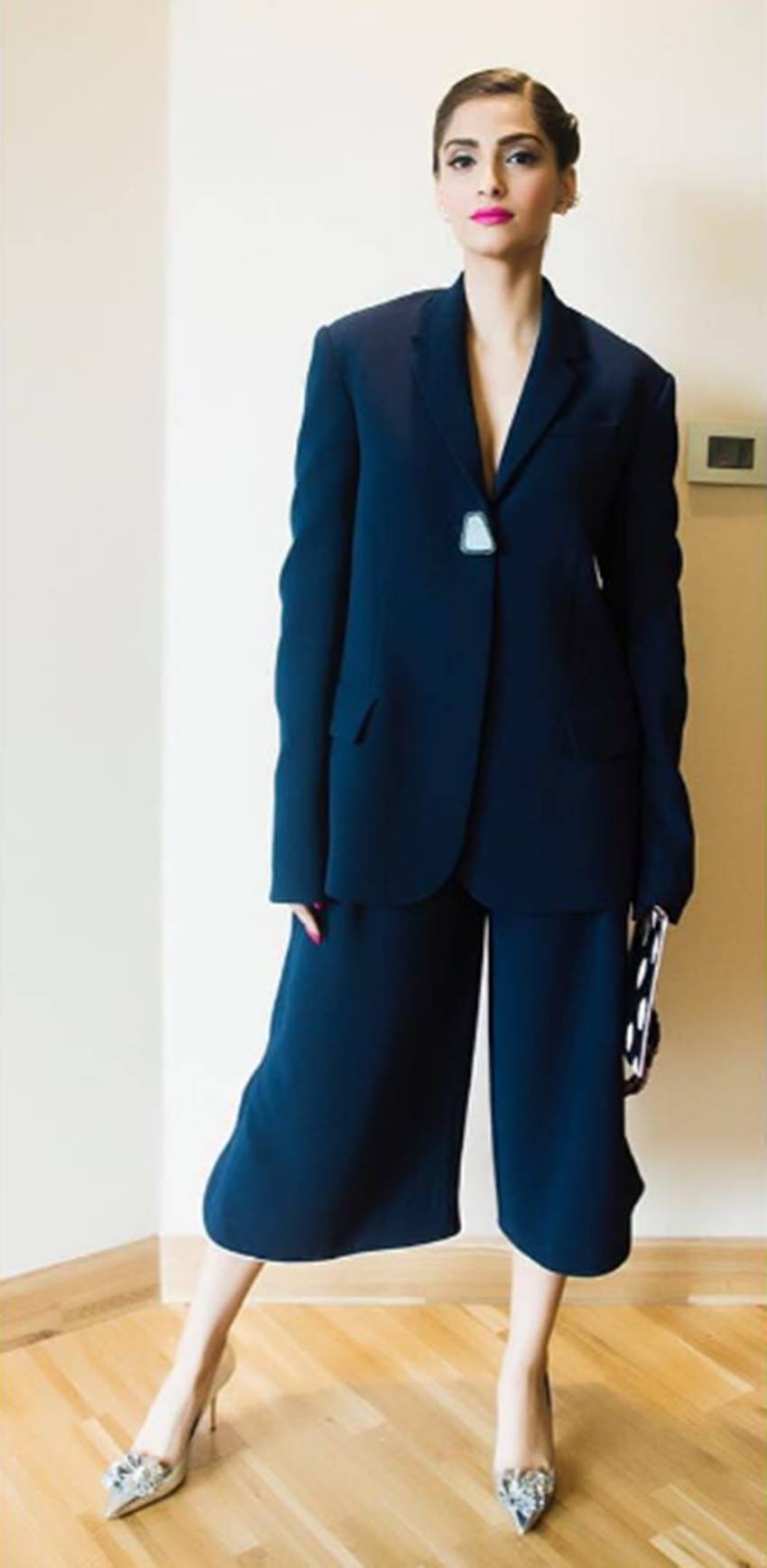 Sonam Kapoor, Sonam Kapoor photos, Sonam Kapoor pics, Sonam Kapoor photoshoot, Sonam Kapoor hot pics, Sonam Kapoor bikini pics, Sonam Kapoor pictures, Sonam Kapoor images, photos Sonam Kapoor, Sonam Kapoor instagram pics, Sonam Kapoor facebook pics, Sonam Kapoor instagram pictures, Sonam Kapoor movies, Sonam Kapoor news in hindi, सोनम कपूर, सोनम कपूर फोटो, actress Sonam Kapoor photos, Bollywood news in hindi, entertainment news