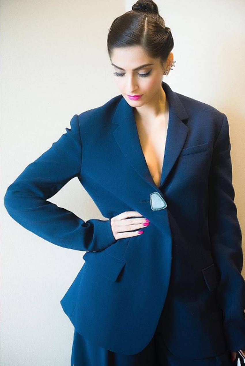 Sonam Kapoor, Sonam Kapoor photos, Sonam Kapoor pics, Sonam Kapoor photoshoot, Sonam Kapoor hot pics, Sonam Kapoor bikini pics, Sonam Kapoor pictures, Sonam Kapoor images, photos Sonam Kapoor, Sonam Kapoor instagram pics, Sonam Kapoor facebook pics, Sonam Kapoor instagram pictures, Sonam Kapoor movies, Sonam Kapoor news in hindi, सोनम कपूर, सोनम कपूर फोटो, actress Sonam Kapoor photos, Bollywood news in hindi, entertainment news