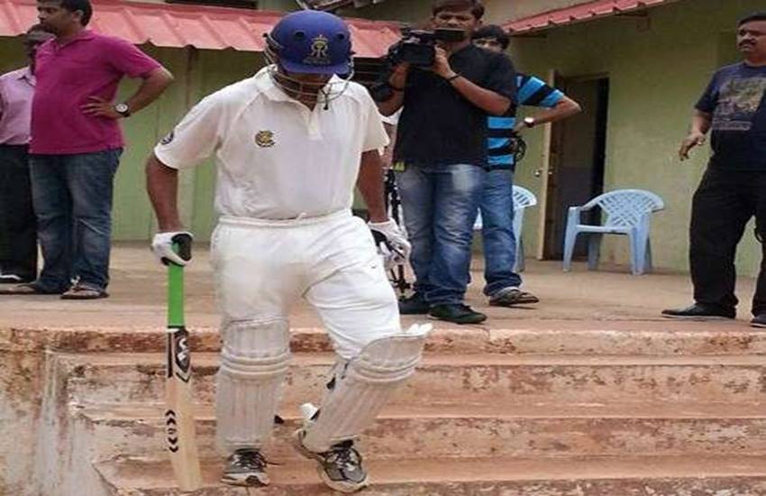 बेंगलुरु में एक क्लब मैच के दौरान बल्लेबाजी के लिए जाते राहुल द्रविड़ (Photo: FB)