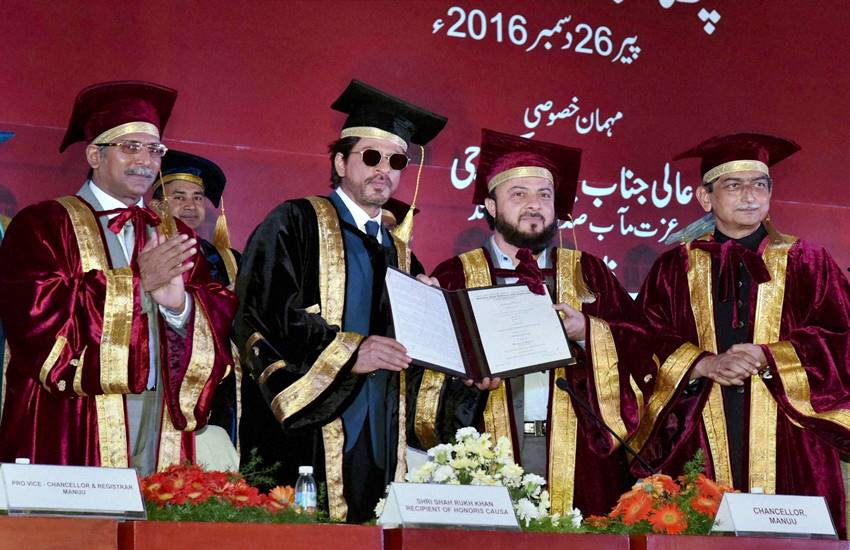 Shahrukh KHan, Maulana Azad National Urdu University, Raees, Sunny Leone, Nawazudding Siddiqui, Bollywood news in hindi, entertainment news in hindi