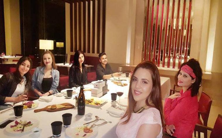 business man offers, business man, Audi ride, iPhone 7, Facebook,Valentine’s Day, Valentine’s Day date, Valentine’s Day date with boy, वेलेंटाइंस डे, प्रेमिका और प्रेमी 