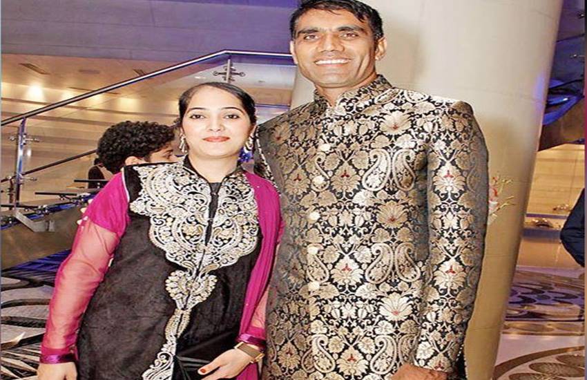 munaf patel with wife