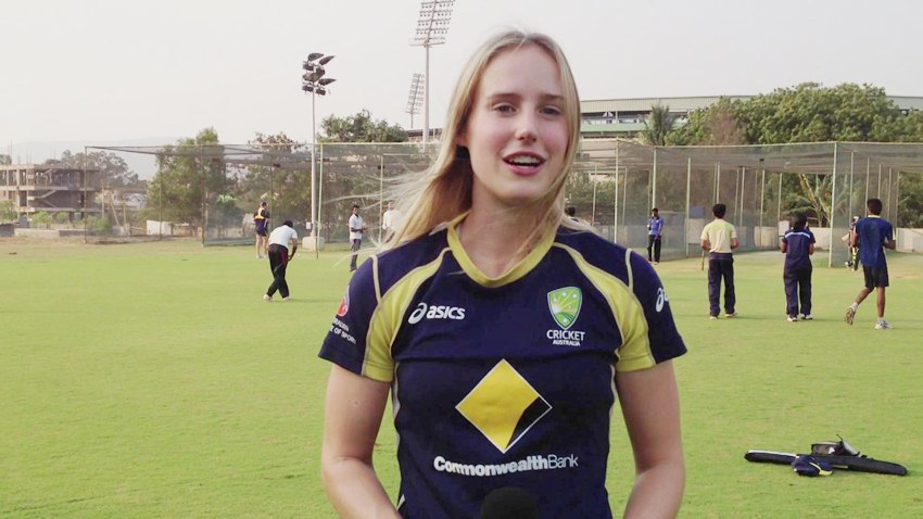 Ellyse Perry, Obstructs, Sushma Verma, Taking A Run, video, Ellyse Perry Obstructs Sushma Verma, Sushma Verma Run, womens world cup 2017