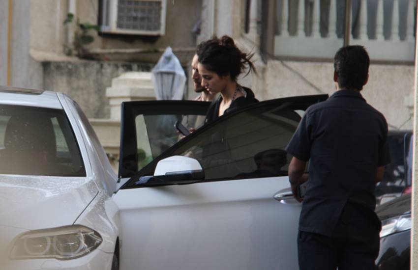 Tiger Shroff and Disha Patani, disha patani, disha and tiger seen together, Tiger Shroff and Disha Patani news apartment in bandra see picturess, Tiger Shroff and Disha Patani