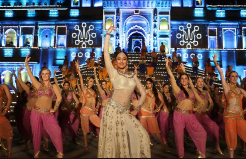 akshay kumar, Most Expensive song of bollywood, akshay kumar, sonakshi sinha, Mallika Sherawat, alia bhat, varun dhavan, songs, akshay kumar, Most Expensive song of bollywood, akshay kumar, sonakshi sinha, Mallika Sherawat, alia bhat, varun dhavan, songs, bollywood news in hindi, entertainment news in hindi, bollywood updates in hidni, bollywood updates