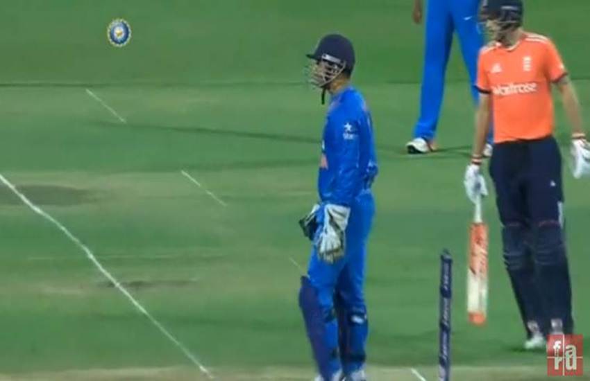 Dhoni gets angry