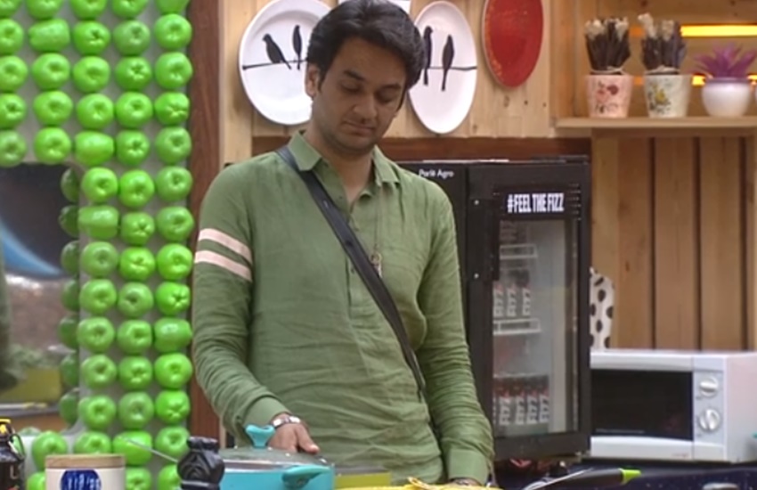 bigg boss 11, bigg boss season 11, bigg boss 11 14th December 2017, bigg boss 11 14th December 2017 episode, bigg boss 11 episode, bigg boss 11 episode 14th December, bigg boss 11 14th December full Episode, bigg boss 11 episode full, बिग बॉस 11, bigg boss 11 bigg boss season 11 episode, bigg boss news, bigg boss 11 full episode, bigg boss 11 full episode, vikas gupta, priyank sharma, arshi khan, hiten tejwani, karan kundra, actor karan kundra, television, entertainment, jansatta