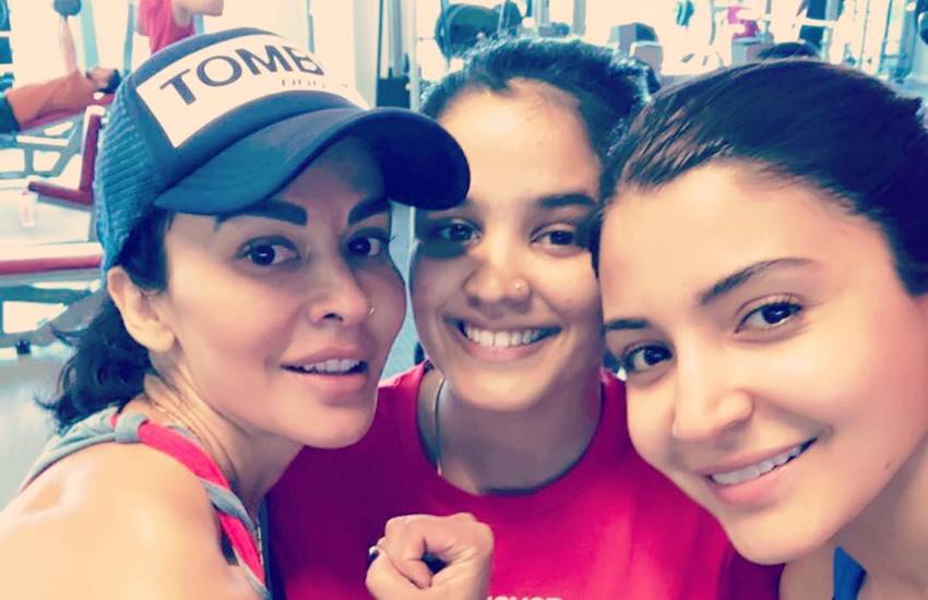 Indian Cricketers's girlfriends, Virat Kohli wife, Shikhar dhawan wife, Anushka Sharma, Aesha Dhawan