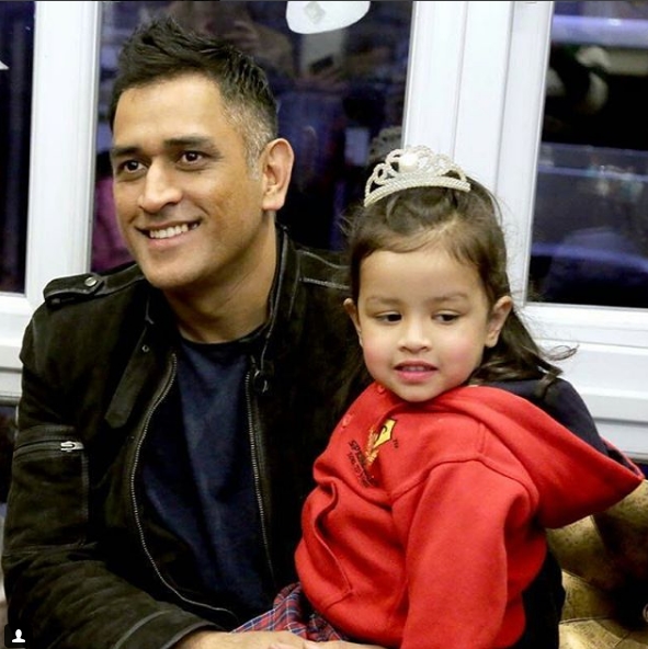 chennai super kings, mahendra singh dhoni, indian premier league 2018, cricket news, viral news, trending news, IPL news, mahendra singh dhoni daughter, MS Dhoni daughter, Ziva First Anual day, Ziva's Anuan function, Siva singh Dhoni, sakshi dhoni, mahi, sakshi dhoni, Ziva ms dhoni, ziva dhoni latest photos, ziva