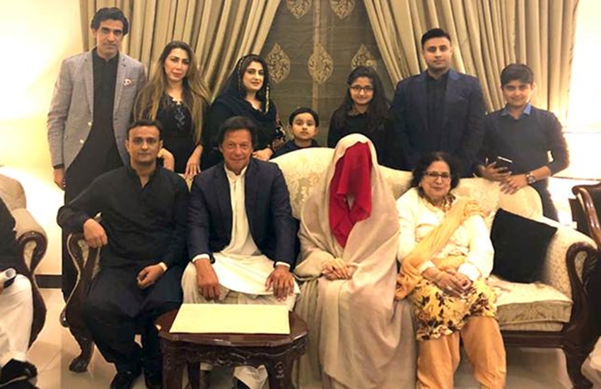 bushra maneka, bushra maneka age, bushra maneka images, imran khan, imran khan wife, bushra maneka photo, bushra maneka pics, bushra maneka imran khan
