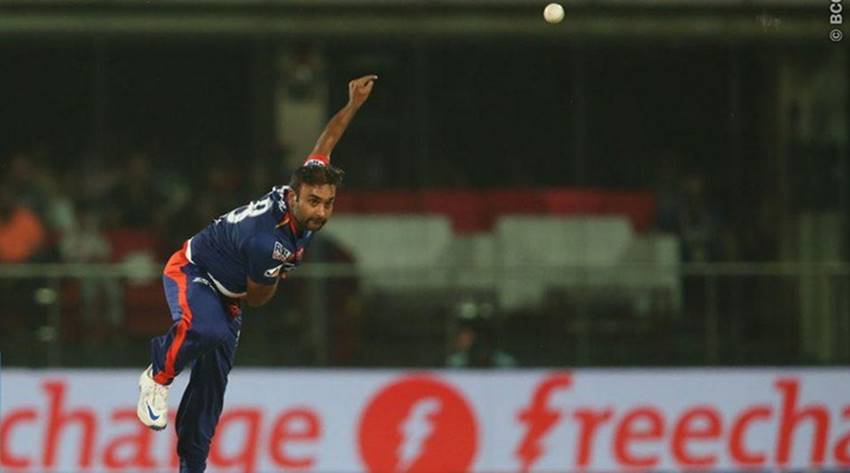 Top Five Bowlers, Highest Wickets in IPL, Highest Wickets in IPL Matchs, Top Bowlers in ipl, Lasith Malinga, Lasith Malinga records, Lasith Malinga in ipl, Amit Mishra, Amit Mishra in ipl, Harbhajan Singh, Harbhajan Singh in ipl, Piyush Chawla, Piyush Chawla in ipl, Dwayne Bravo, Dwayne Bravo in ipl, sport gallery, photo gallery