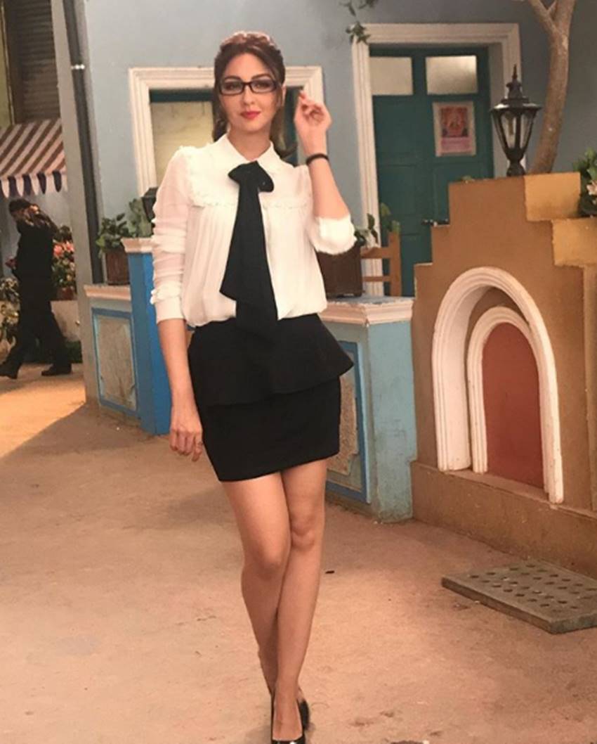 Saumya Tandon, Saumya Tandon pics, Saumya Tandon photos, Saumya Tandon pictures, Saumya Tandon twitter, Bhabhi Ji Ghar Par Hain, Bhabhi Ji Ghar Par Hain news, Bhabhi Ji Ghar Par Hain update, Anita Bhabhi, Anita Bhabhi pics, Anita Bhabhi photos, Anita Bhabhi pictures, Tiwari Ji, Tiwari Ji pics, Tiwari Ji photos, Bhabhi Ji Ghar Par Hain Actress, Actress Saumya Tandon, Saumya Tandon Aka Anita Bhabhi, photo gallery