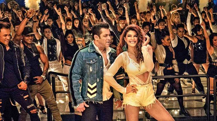 jacqueline fernandez, jaqcueline fernandez hot, pole dancing, race 3, race 3 new song, hiriye, heeriye, race 3 trailer, salman khan, jacqueline fernandez pole dance, jacqueline fernandez pole dance photos, jacqueline fernandez pole dance in race 3, jacqueline fernandez pole dance practic