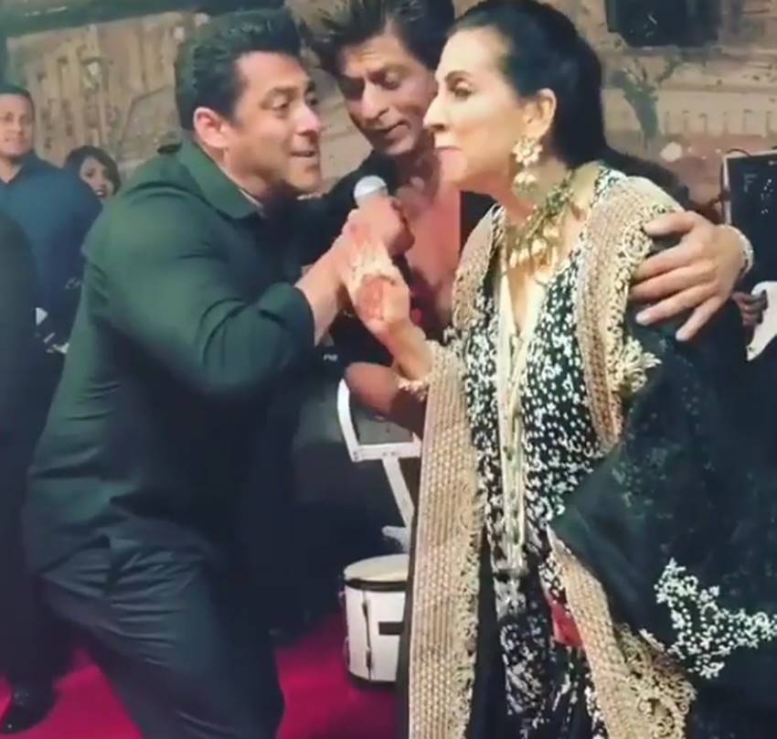 Salman Khan, Salman Khan pics, Katrina Kaif, Katrina Kaif pics, Sonam Kapoor, Sonam Kapoor wedding, Sonam Kapoor marriage, Salman Khan kiss, Salman Khan kiss pics, Salman Khan kiss photos, Katrina Kaif kiss, Katrina Kaif kiss pics, Katrina Kaif kiss photos, Katrina Kaif and salman khan, salman khan and Katrina Kaif, Wedding Party, Wedding Party pics, Wedding Party photos, photo gallery