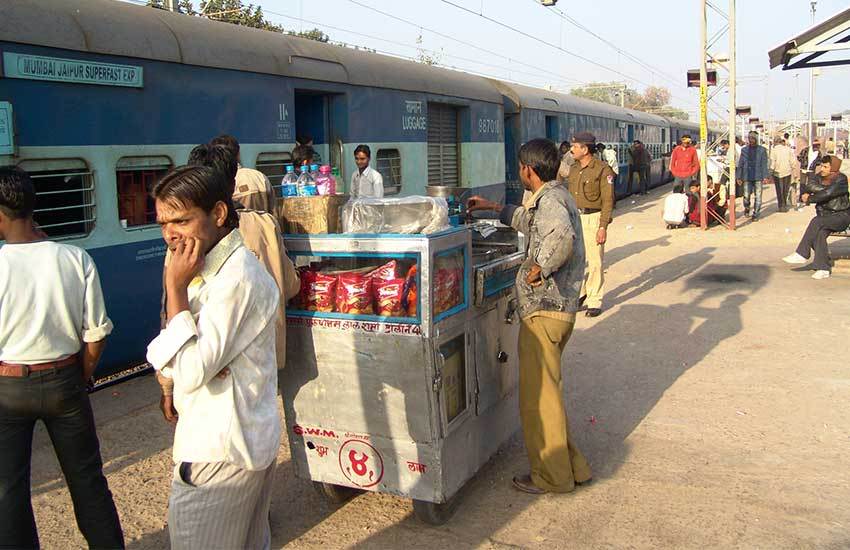 IRCTC, IRCTC Stall, IRCTC Food Stalls, Food Plaza, Food Stall, Railway Station, Platform, NSG 1 Grade, NSG 2 Grade, NSG 3 Grade, Indian Railway, Utility News, Hindi News 