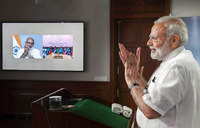 Narendra Modi, PM, India, Old Days, Chaudhry, Chai, Tea, Nandurbar, Maharashtra, Aanganwadi Workers, Talk, Video Conferencing, National News, Hindi News