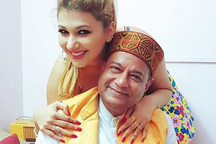, celebrities with huge age difference, age difference in celebrity couples, anup jalota-jasleen, milinod soman-ankita, rajesh khanna-dimple kapadia, deelp kumar-shayra bano