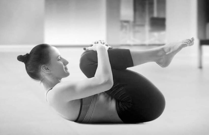 Stomach Pain, Constipation, yoga for constipation, Stomach problems, Yoga Poses to Fix Stomach Pain, constipation exercises, how yoga helps in constipation workout, Fitness tips, Health, health news, hindi news, latest news, jansatta