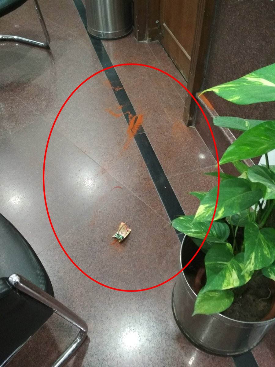 Arvind Kejriwal, Arvind Kejriwal chili powder, Arvind Kejriwal lal mirchi, Arvind Kejriwal video, CM Arvind Kejriwal Attack, Arvind Kejriwal, CM, Delhi, Attack, Arvind Kejriwal news, Arvind Kejriwal latest news