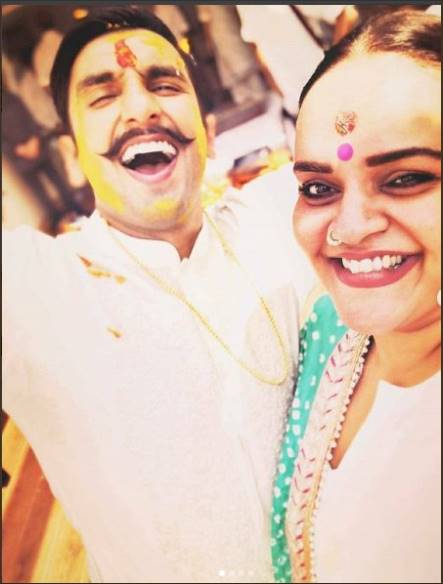 Ranveer Singh, Deepika Padukone, Ranveer-Deepika Wedding, Deepika-Ranveer Wedding pics, bollywood news, bollywood gossip, movie reviews, showbiz news, hollywood news, bollywood, reviews, music, television, tv, tv news, bollywood photos, photo gallery, bollywood photo gallery, bollywood trending, bollywood trending news, latest bollywood news, bollywood updates, gossips, hindi news, Entertainment, Entertainment news, jansatta 