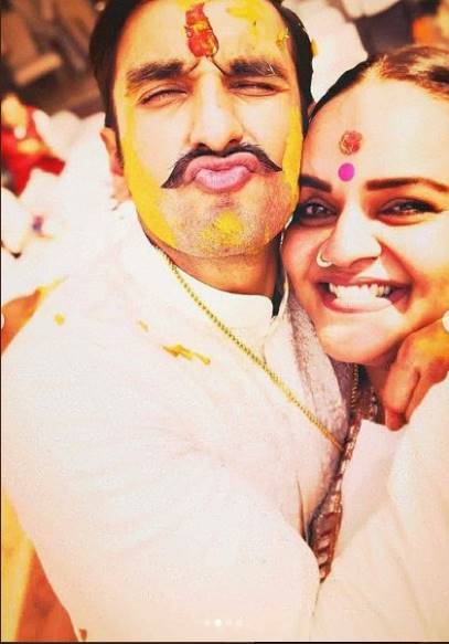 Ranveer Singh, Deepika Padukone, Ranveer-Deepika Wedding, Deepika-Ranveer Wedding pics, bollywood news, bollywood gossip, movie reviews, showbiz news, hollywood news, bollywood, reviews, music, television, tv, tv news, bollywood photos, photo gallery, bollywood photo gallery, bollywood trending, bollywood trending news, latest bollywood news, bollywood updates, gossips, hindi news, Entertainment, Entertainment news, jansatta 