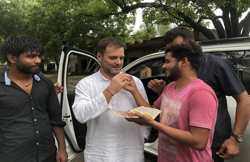 rahul with his supporter