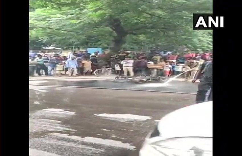 Delhi Traffic Rules नशे में धुत शख्स का कटा चालान, गुस्से में अपनी ही