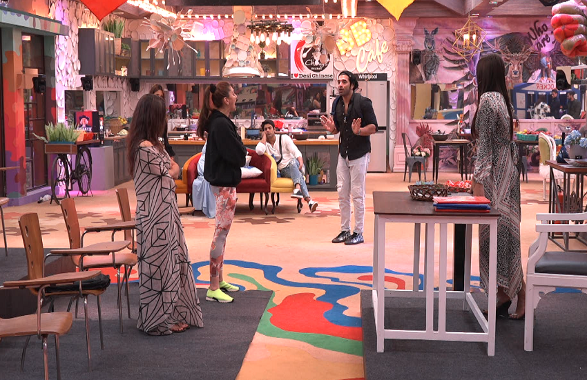 bigg boss, bigg boss 13, entertainment, Shefali Jariwala, tv, Bigg Boss 13, Himanshi Khurana Captaincy, Himanshi Khurana Emotional, Paras Chhabra Teases Himanshi, asim riaz, paras chhabra, bigg boss13, bigg boss, salman khan, siddharth shukla, shehnaz gill, asim riaz, himanshi khurana, बिग बॉस 13, बिग बॉस, सलमान खान, सिद्धार्थ शुक्ला, शहनाज गिल, आसिम रियाज, हिमांशी खुराना