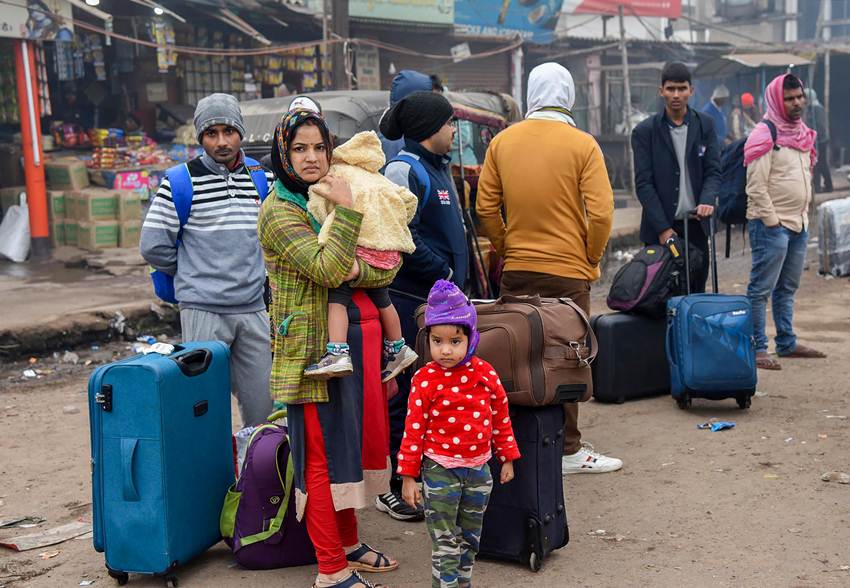 CAA, CAB, NRC, Bihar Bandh, RJD, Tejashwi Yadav, Congress, RLSP, Action, Rally, Protest, Jam, Rail Track, Train, Road, Vehicles, Traffic, State, Bihar, State News, Hindi News, India News, Jansatta News