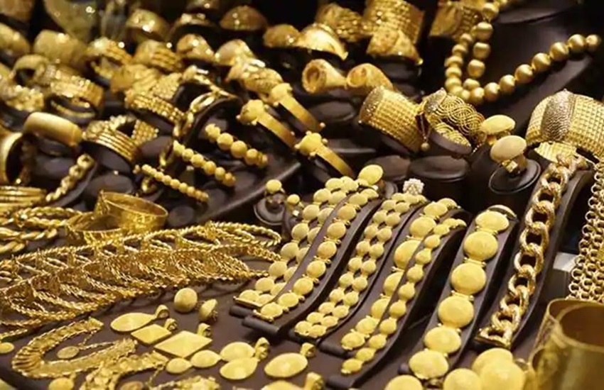 सोने और चांदी की कीमतों में बढ़ोतरी: नए साल से पहले निवेश के अवसर.... 2 56 हजारी हुआ सोना, चांदी भी 77,000 के पार, जानें- क्यों पीली धातु में लगातार बना है तेजी का दौर | Jansatta