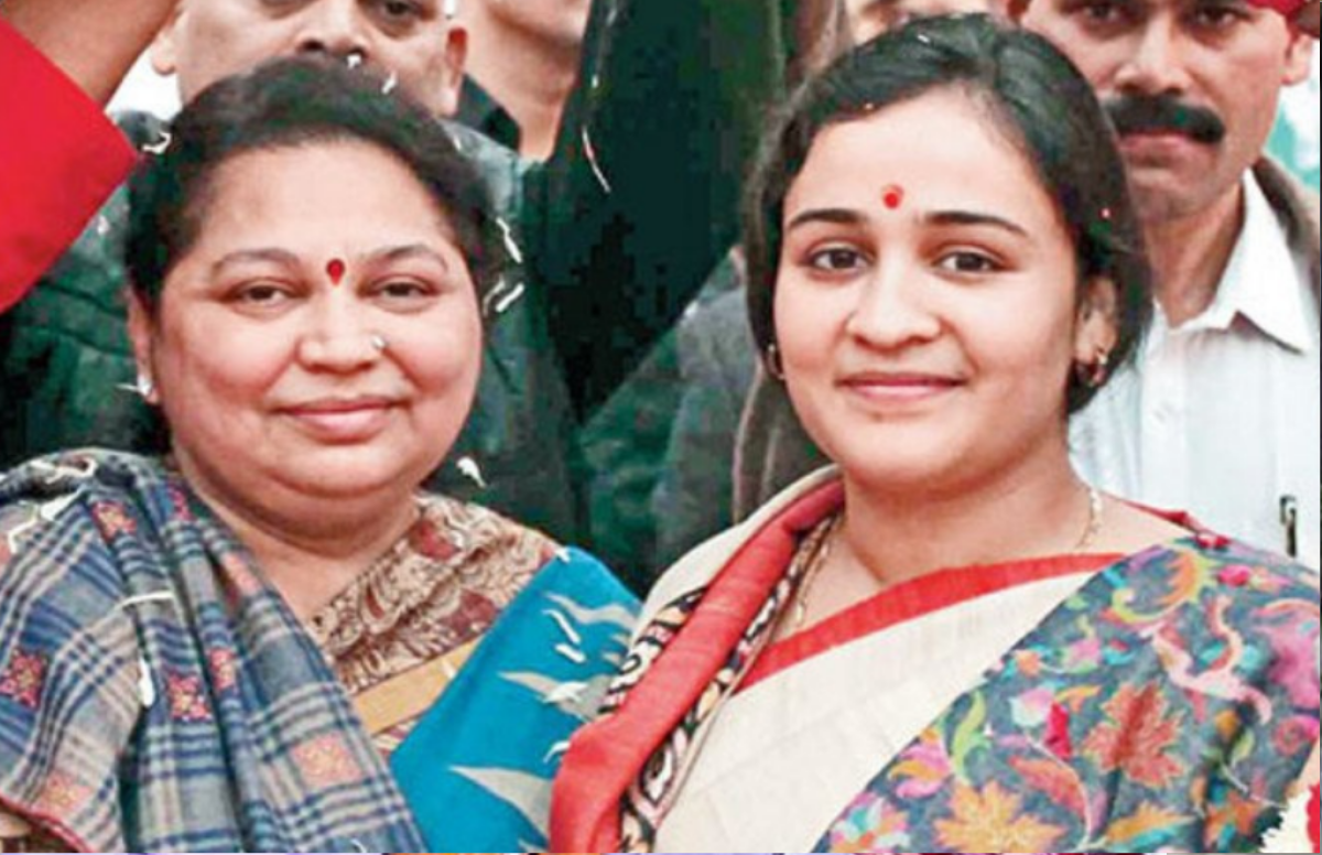 मुलायम की दूसरी पत्नी साधना गुप्ता चार साल से कर रहीं अखिलेश यादव के वादे का इंतजार, सौतेली मां से 3 महीने का मांगा था समय - Jansatta