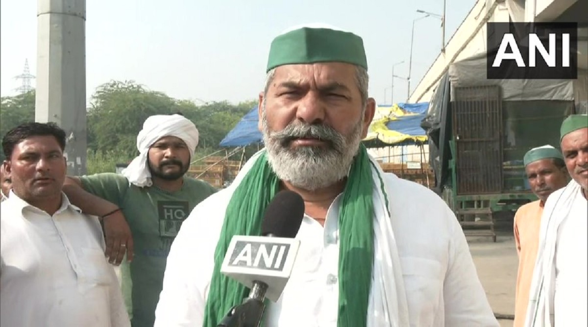Ghazipur border Delhi Police removing barricading after Tikri Rakesh